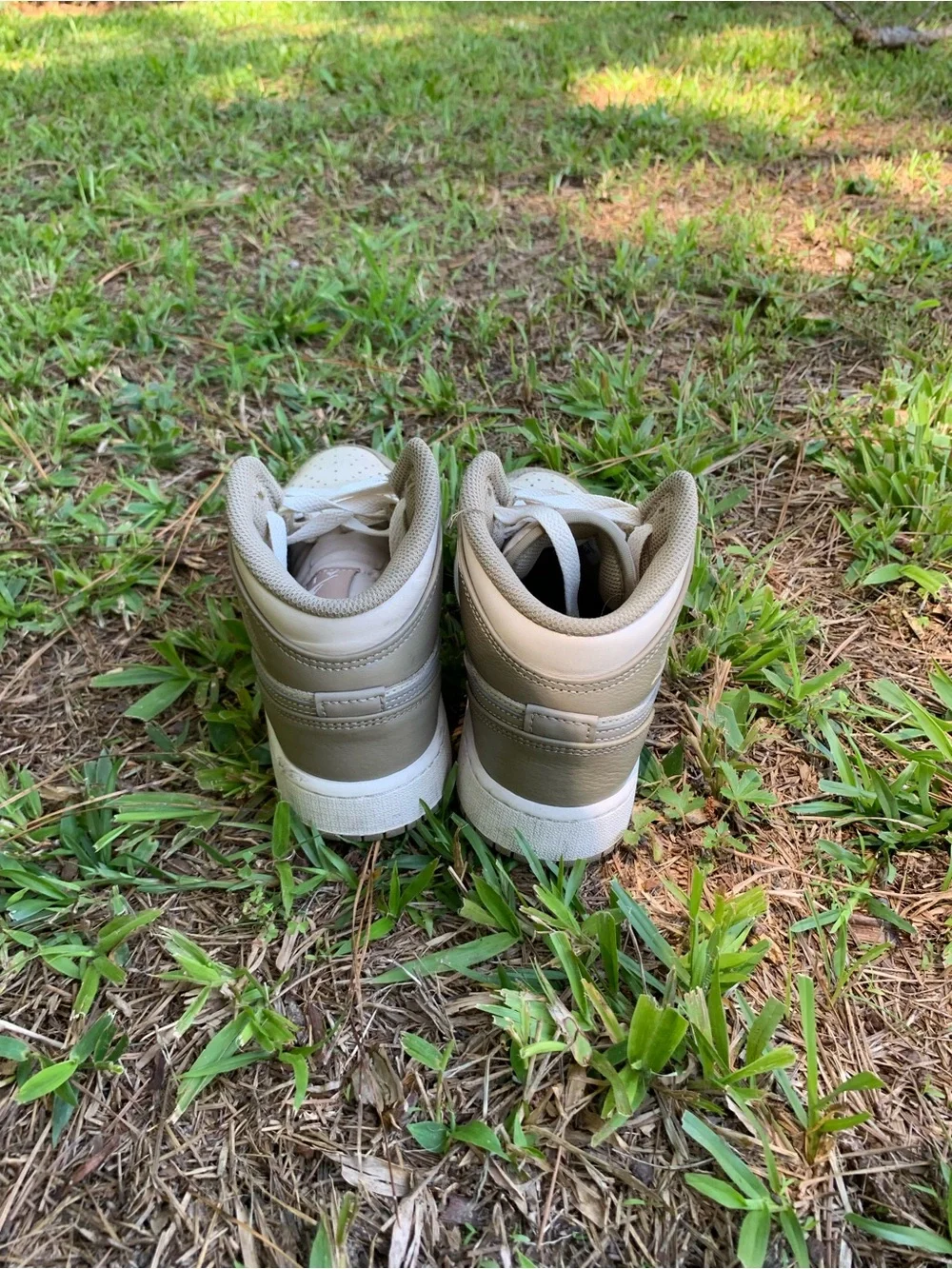 Nike Kids Jordan 1 Kaki size 4.5